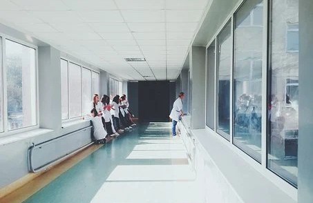 Un statut permanent pour les demandeurs d'asile qui travaillent au front de la pandémie