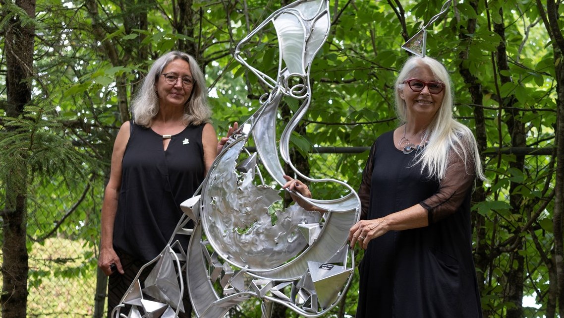 Inauguration d'une oeuvre de poésie-sculpture au Lac-Poulin