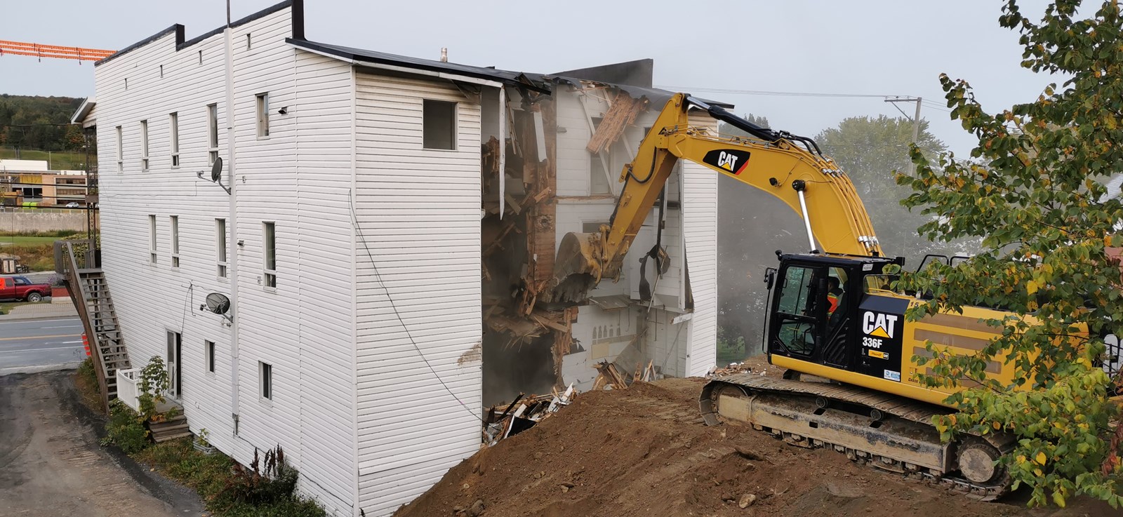 Un autre immeuble démoli à Beauceville