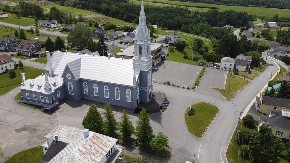Normand DeLessard présente une vue aérienne de Saint-Ludger