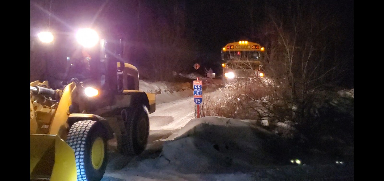 Un autobus scolaire se retrouve en fâcheuse position à cause d'un GPS