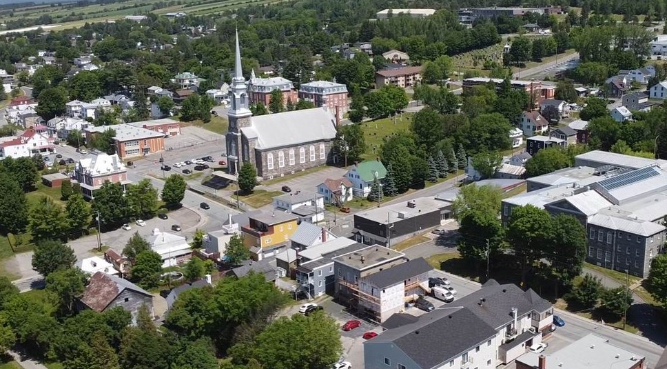 Normand DeLessard présente une vue aérienne de Saint-Joseph-de-Beauce
