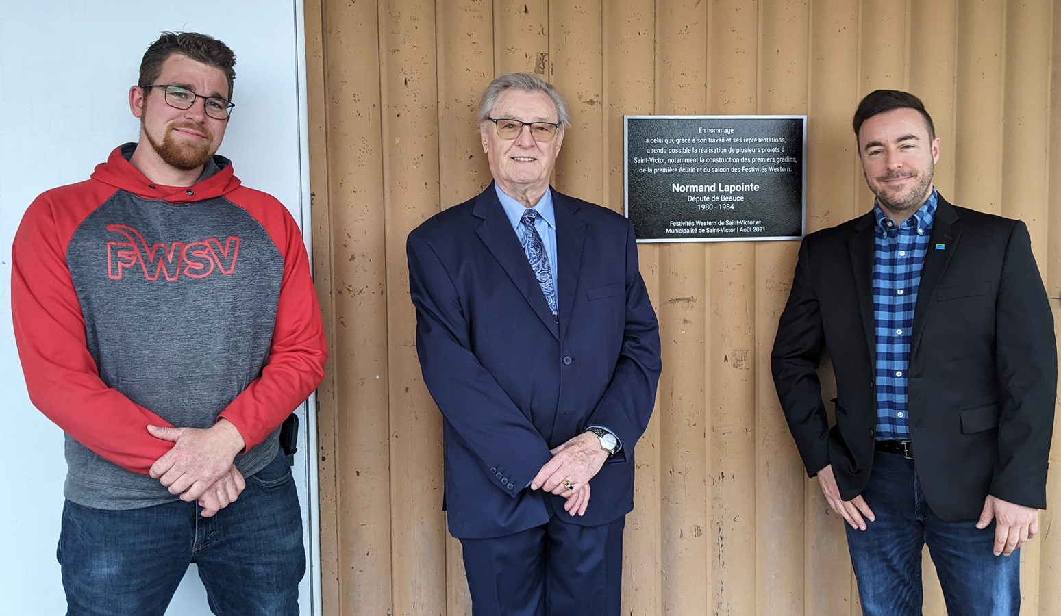 Saint-Victor: une plaque pour honorer l'implication de Normand Lapointe