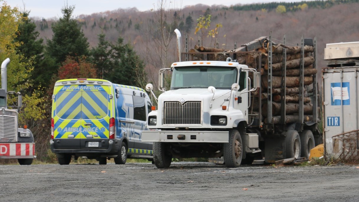 Un camionneur blessé par métal à Saint-Éphrem