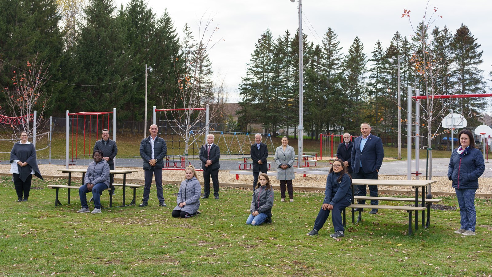 Inauguration d'une nouvelle cour à l'école des Deux-Rives