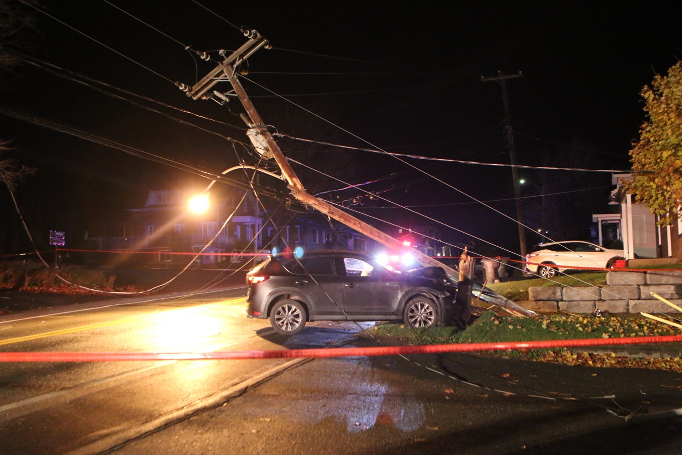 Un automobiliste arrache un poteau d'Hydro-Québec