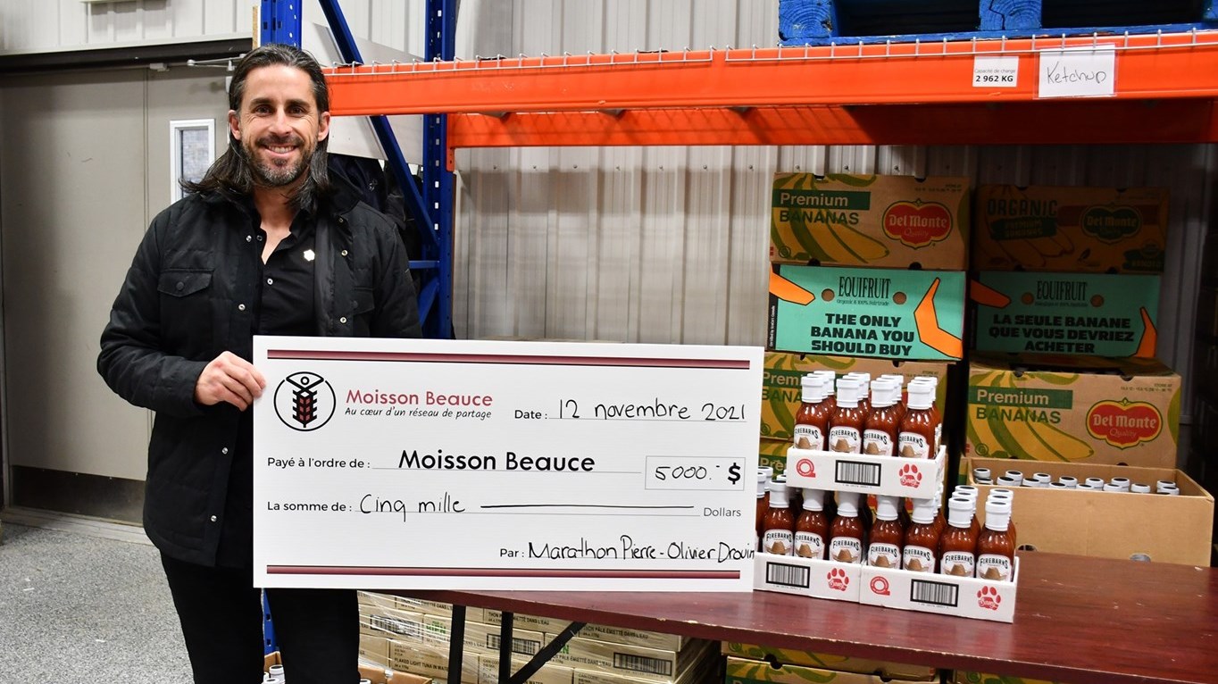 Pierre-Olivier Drouin récolte 5 000 $ en courant pour Moisson Beauce