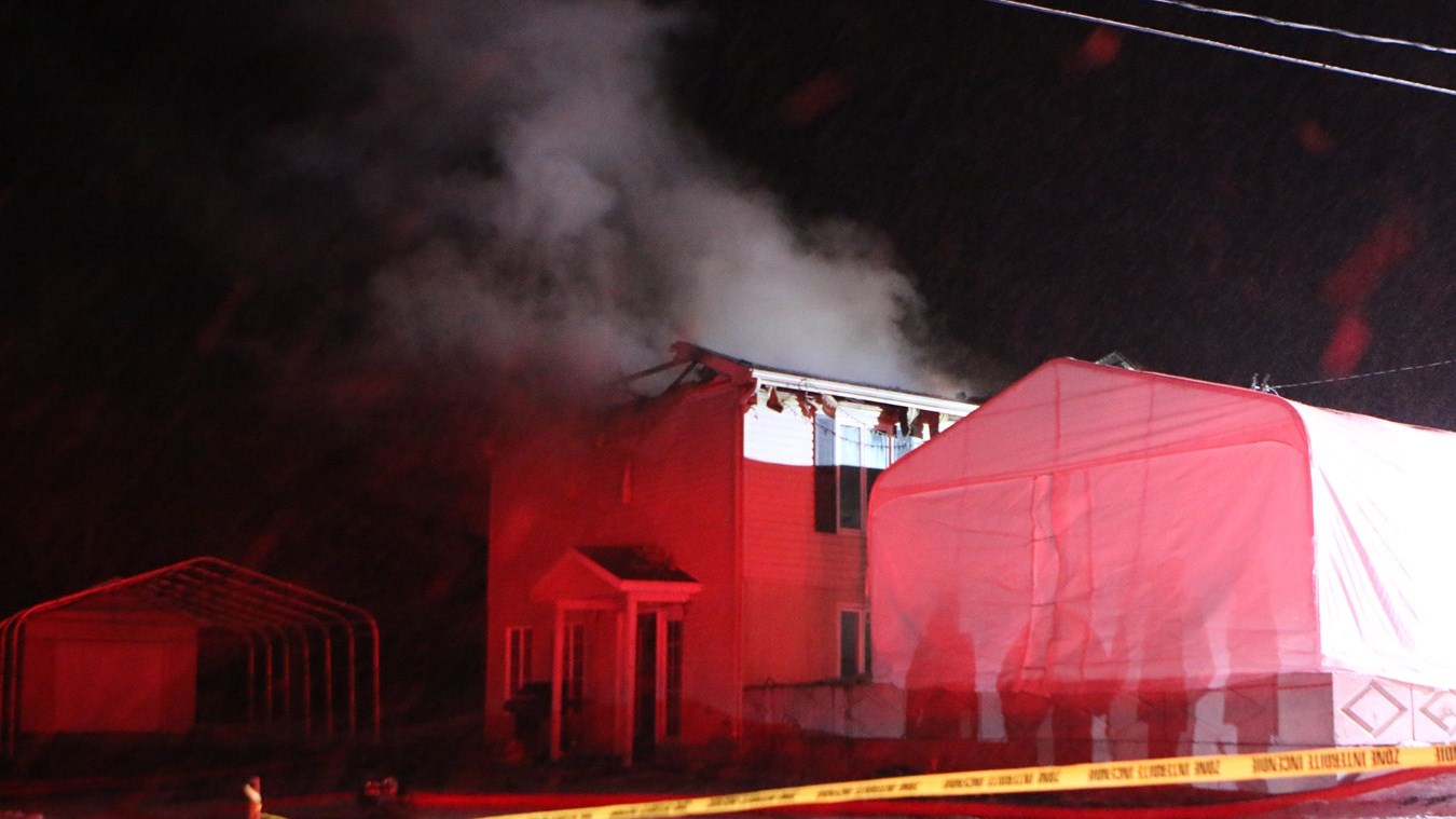 Incendie de résidence: une famille de Saint-Côme-Linière se retrouve dans la rue