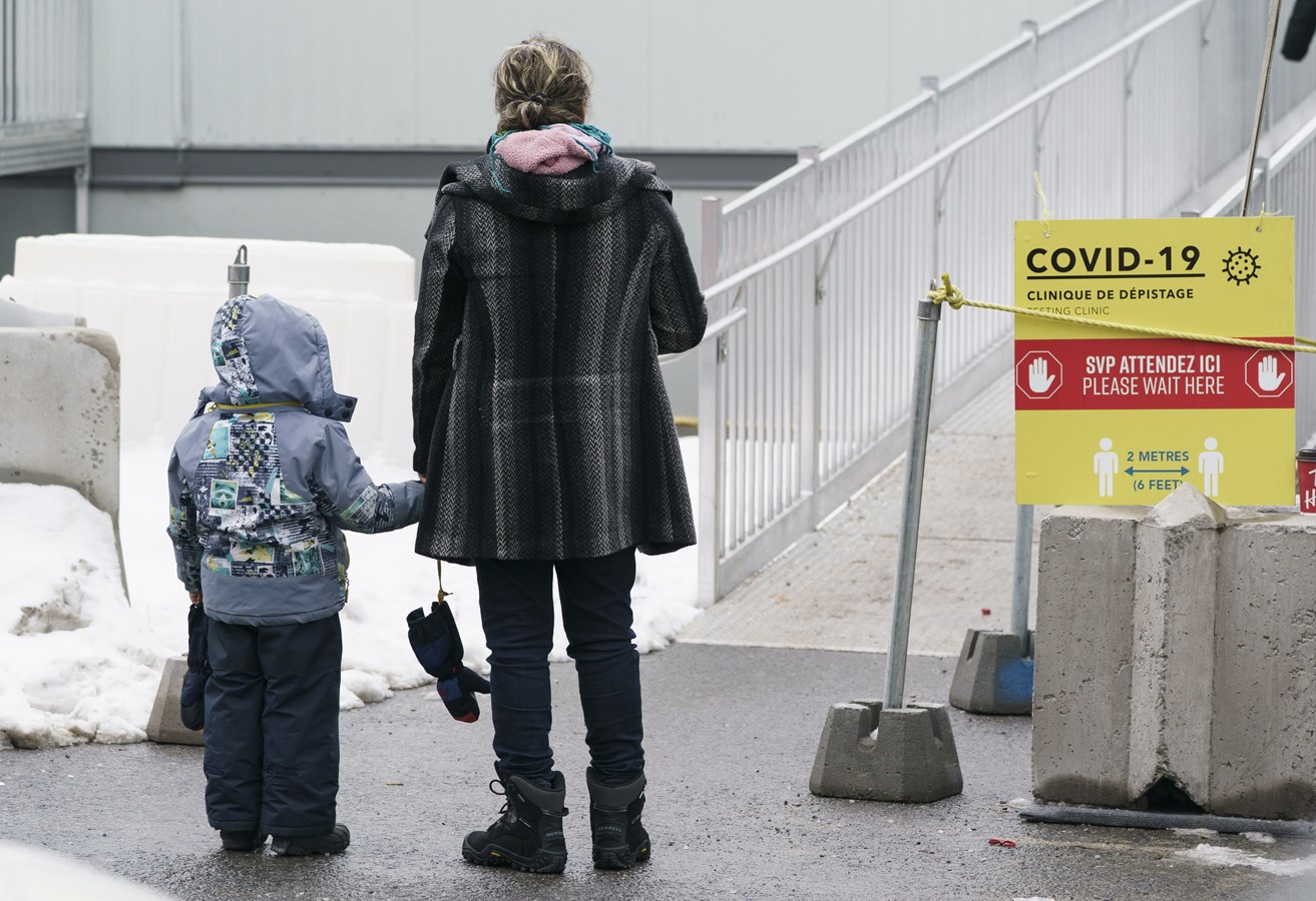 COVID-19: Québec distribuera des tests rapides de dépistage aux élèves