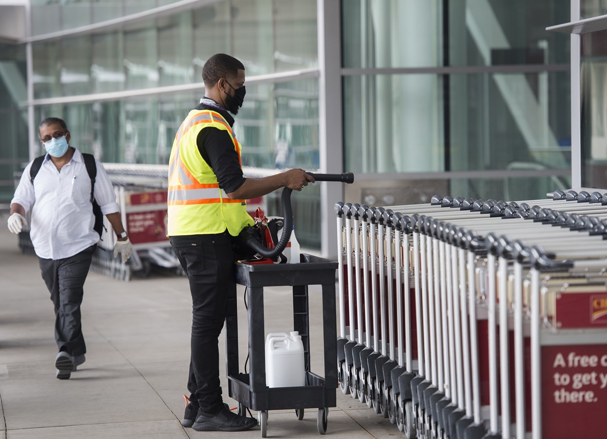 Ottawa recommande d’éviter tout voyage non essentiel à l’extérieur du pays