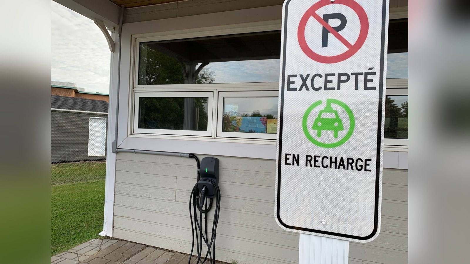 Cinquante nouvelles bornes de recharge dans 50 municipalités 