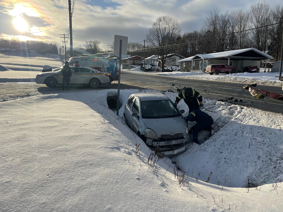 Accident impliquant deux véhicules sur la route 108 à Beauceville