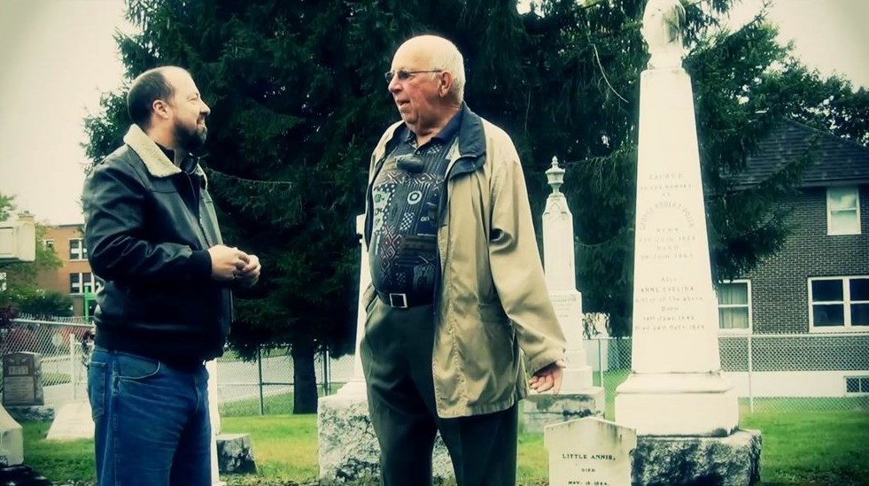 Normand DeLessard présente l'histoire du cimetière Pozer