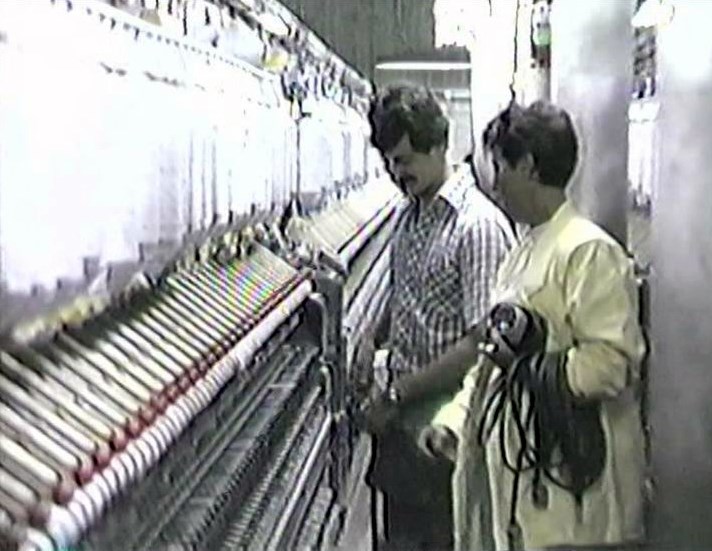 Normand DeLessard présente des souvenirs de la Dionne Spinning à Saint-Georges