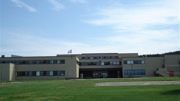 COVID-19: quatre diagnostics supplémentaires dans des écoles