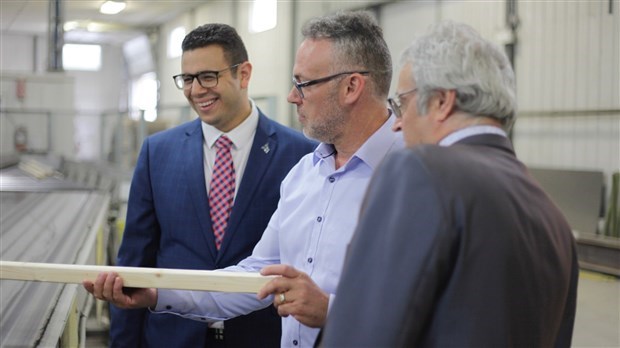 Usine Sartigan remet 5000$ au Relais pour la vie de Saint-Georges