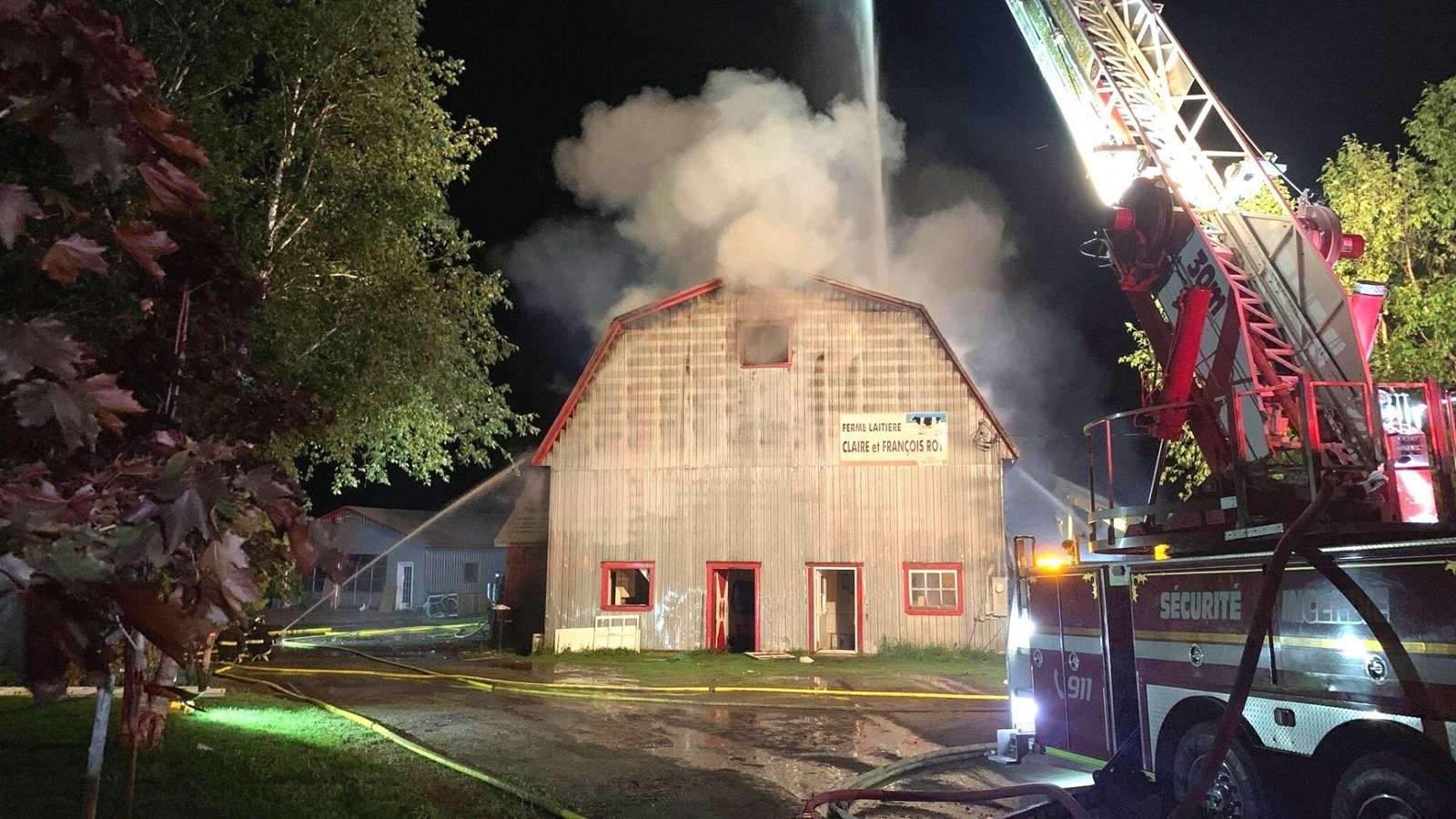 Incendie d'une ferme laitière à Tring-Jonction