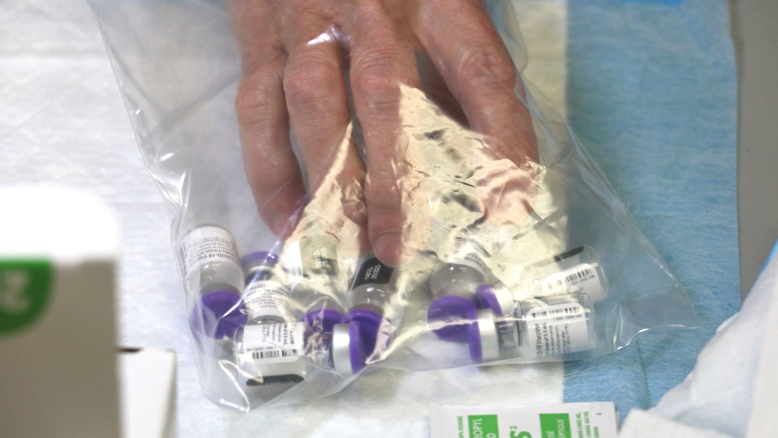 Les deuxièmes doses des vaccins Moderna et AstraZeneca sont maintenant disponibles