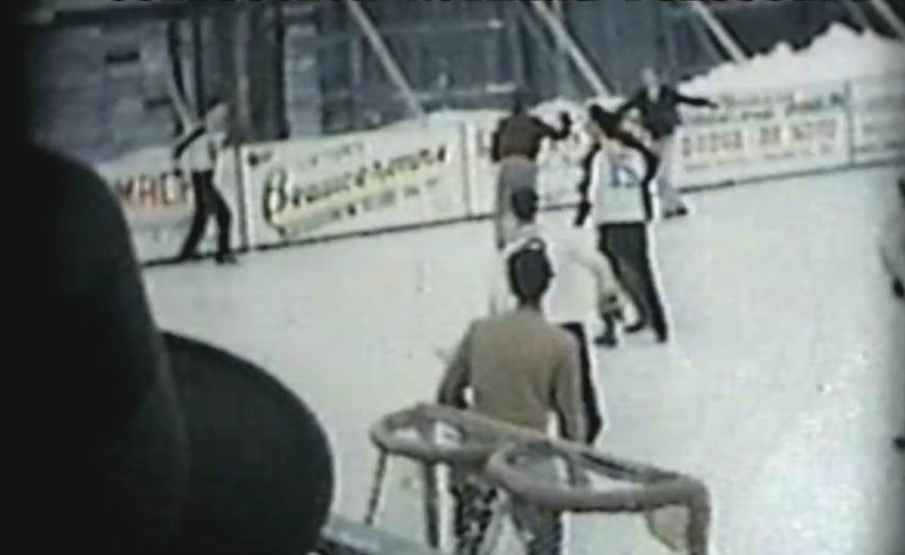 Normand DeLessard présente le Manoir Chaudière et son ballon-balai dans les années 50