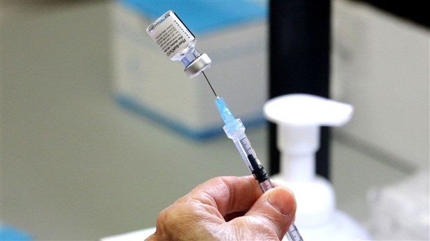 Les jeunes de 12 à 17 ans peuvent maintenant devancer leur deuxième dose