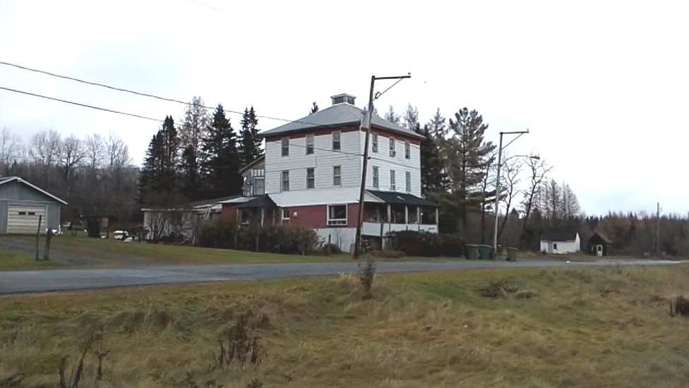 Normand DeLessard présente des souvenirs de Morissette Station