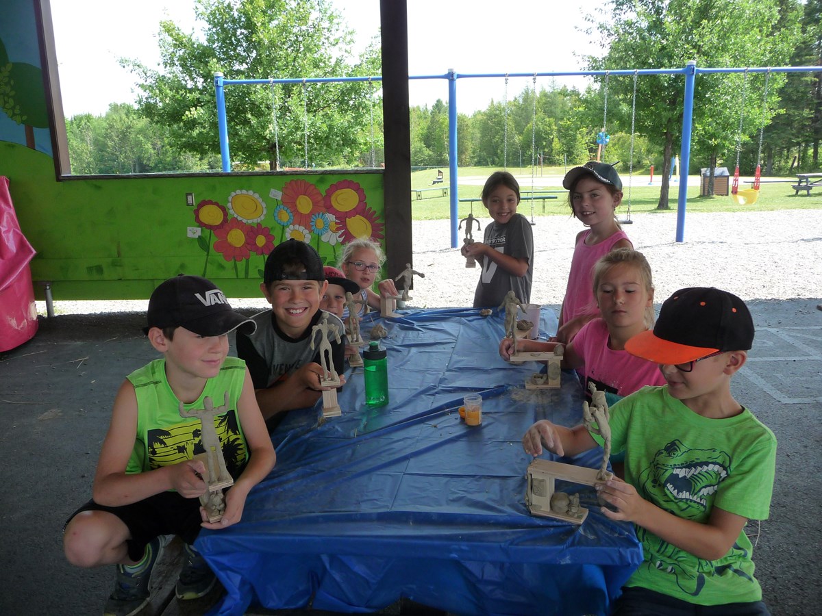 Artistes recherchés pour offrir des ateliers culturels dans les écoles