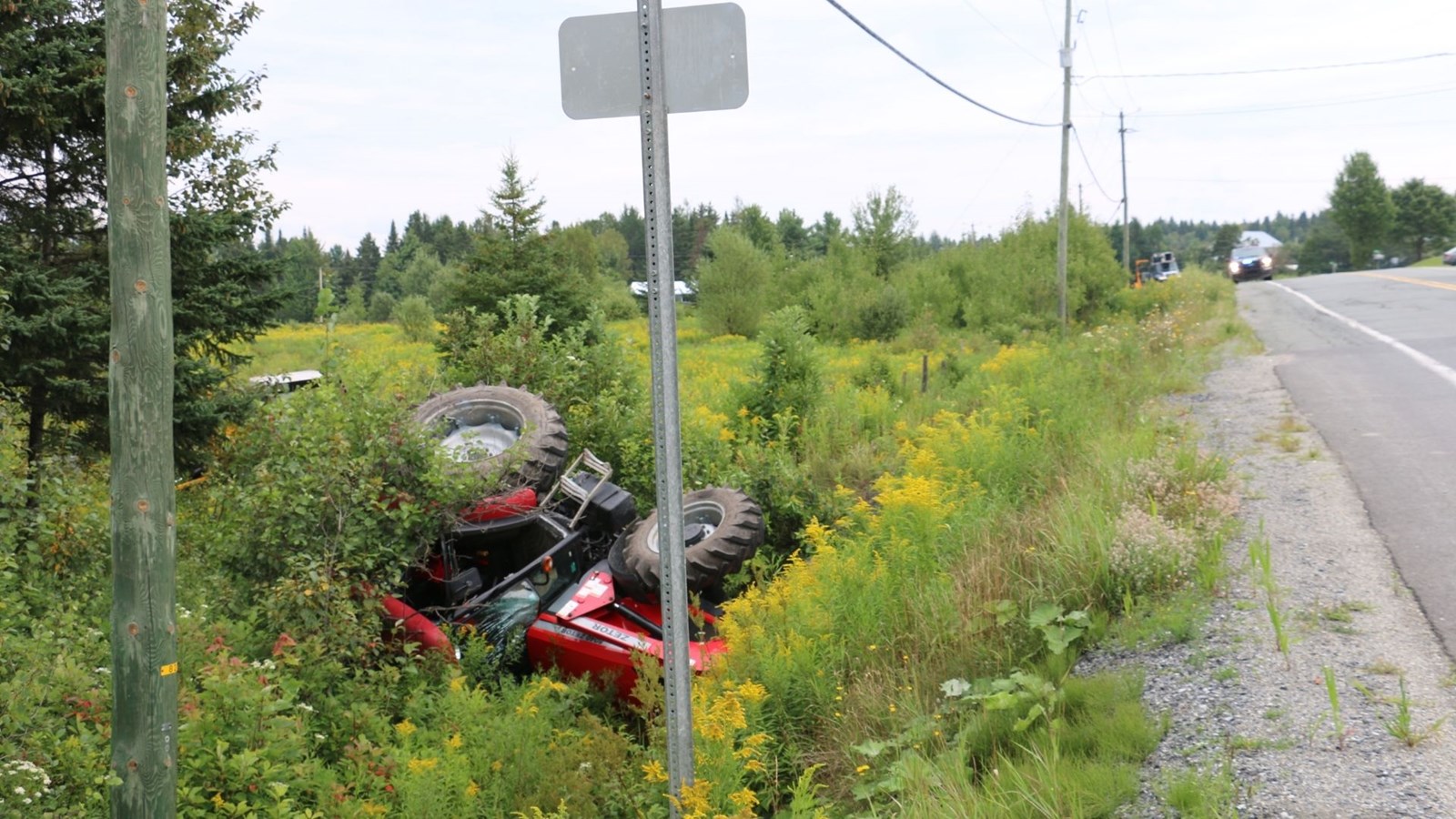 Tracteur renversé sur la route 276