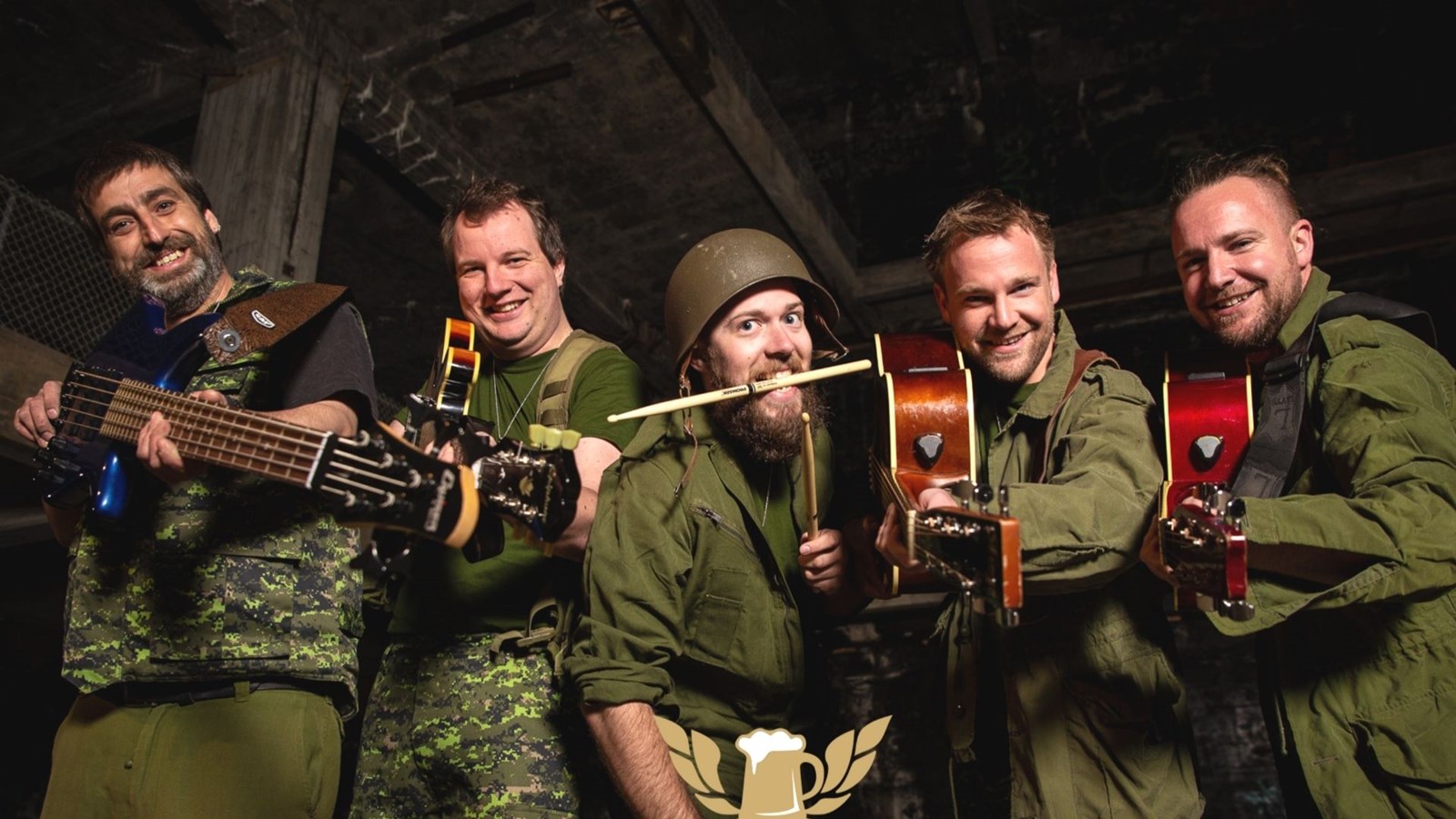 Les Twin Brothers accrochent leurs instruments