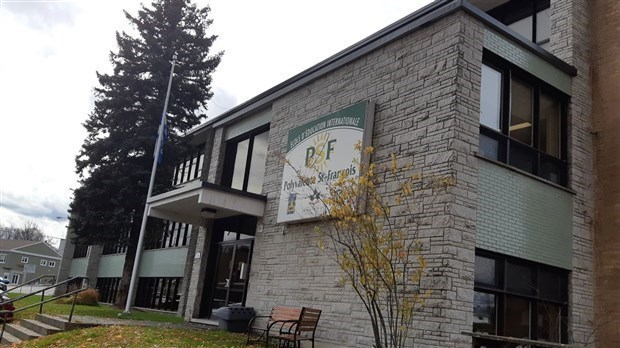 COVID-19 : confirmation de cas dans trois écoles de la région