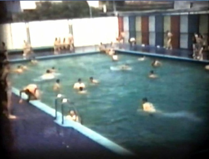 Normand DeLessard présente des souvenirs des piscines de Saint-Georges en 1959