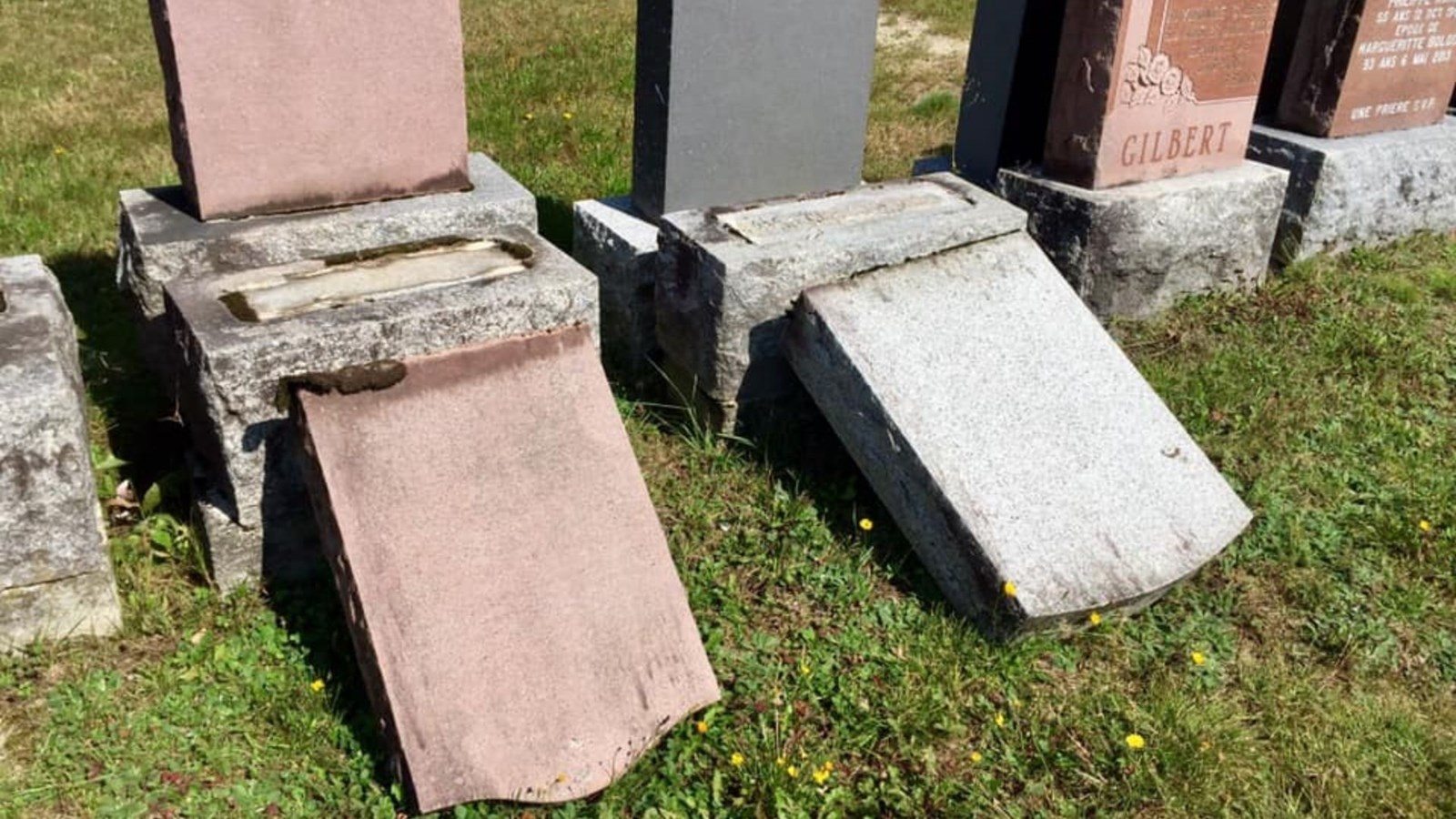 Vandalisme au cimetière de l'église Saint-Georges
