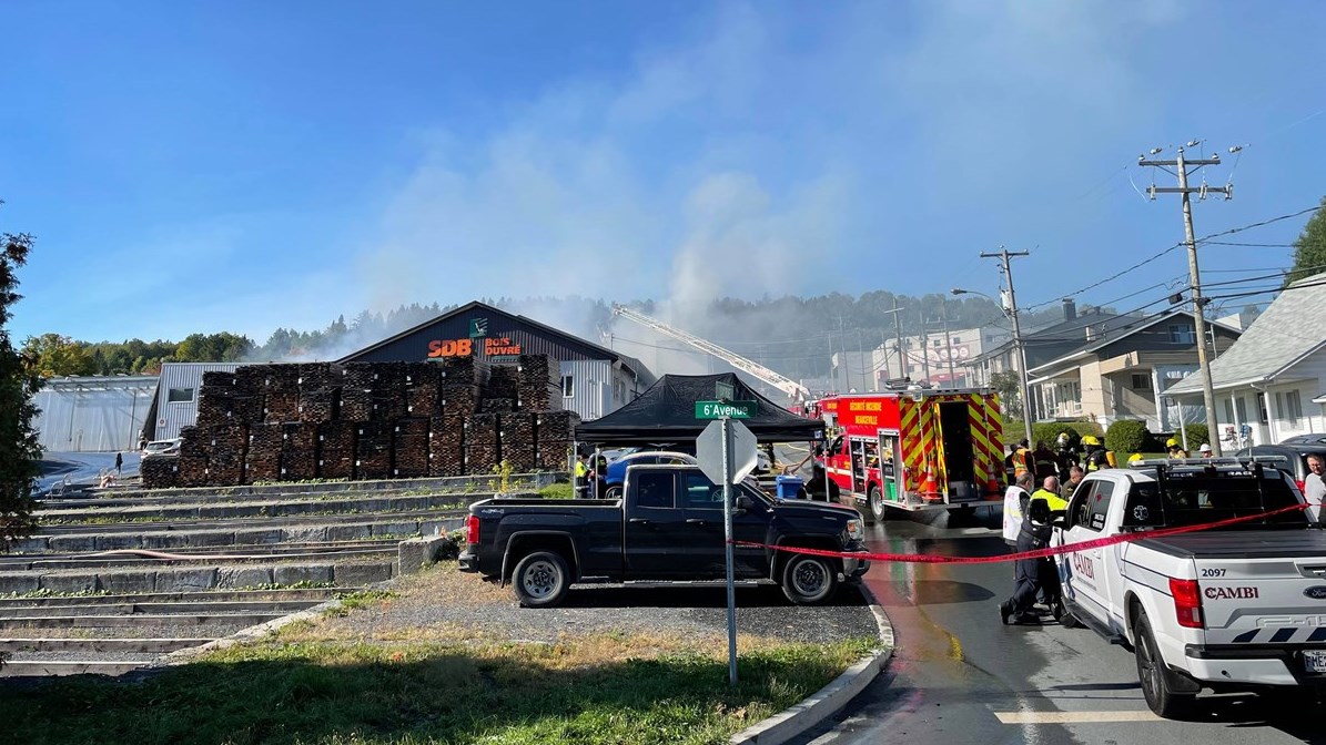Beauceville en partie paralysé par l'incendie chez Séchoirs de Beauce