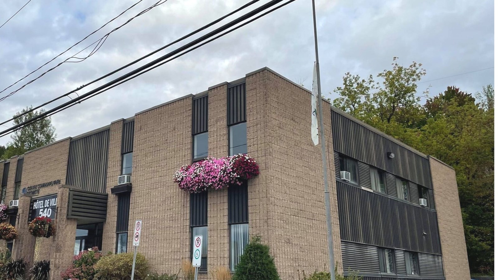 La Ville de Beauceville met son drapeau en berne et diffuse un message de sympathies