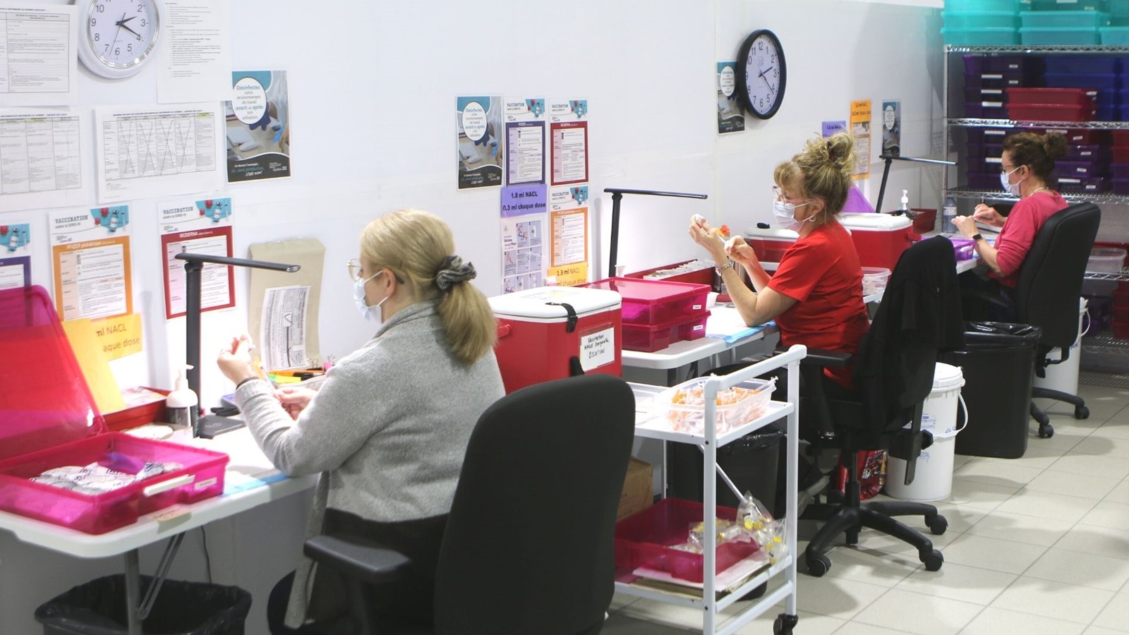  COVID-19: la hausse des rendez-vous de première dose persiste selon le ministre Dubé