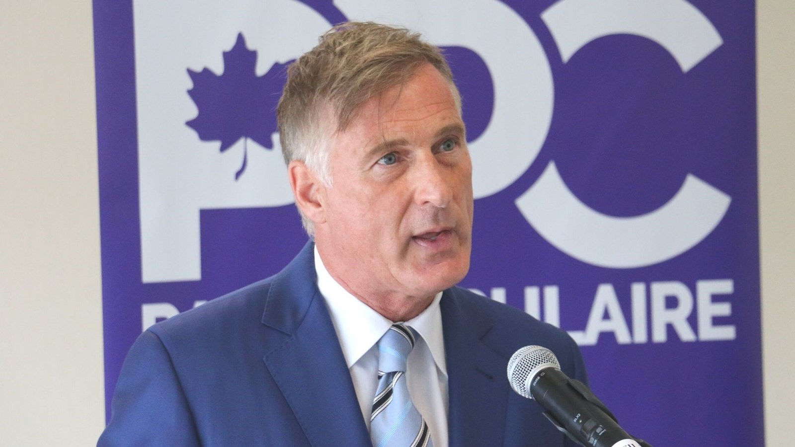 Maxime Bernier tend la perche à des députés conservateurs de joindre son parti