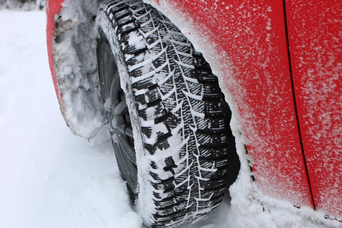 Toujours plus d'attente pour la pose des pneus d'hiver