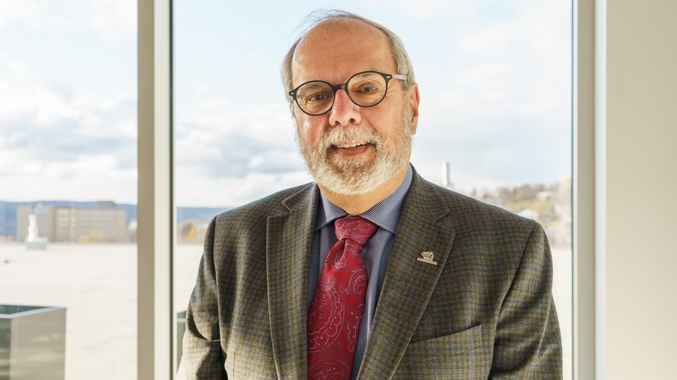 Claude Morin félicite le nouveau ministre de Chaudière-Appalaches, Bernard Drainville