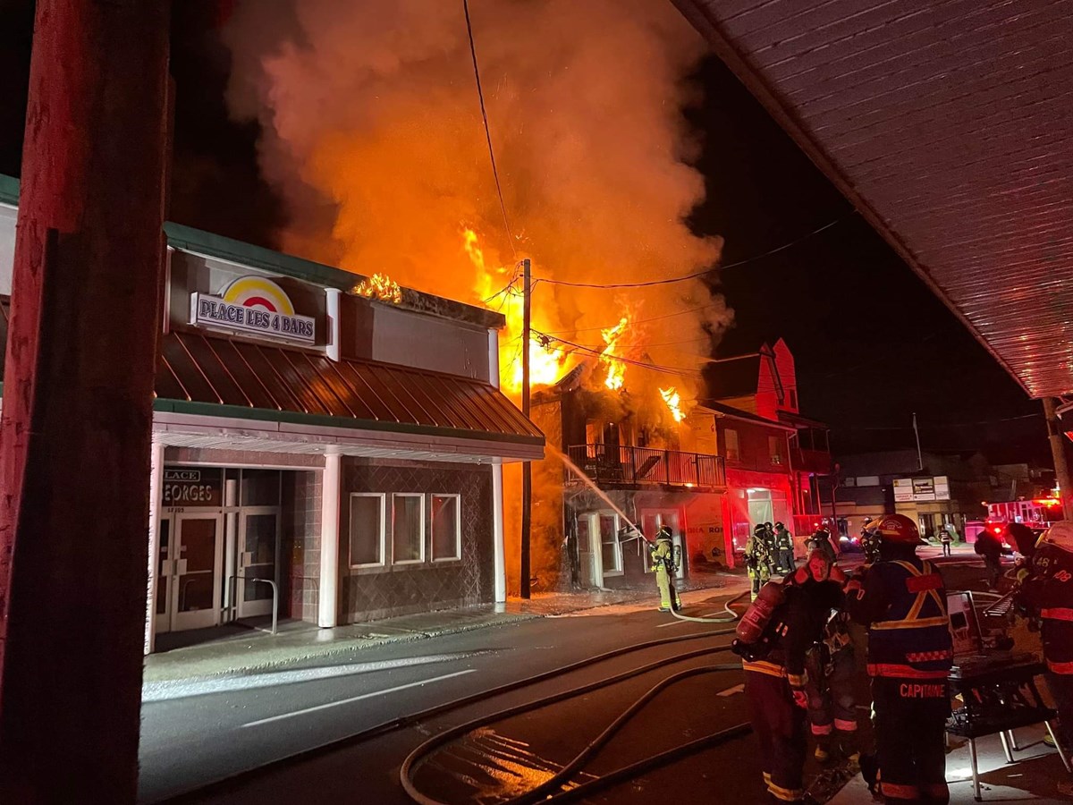 Un important feu sur la 1ère avenue à Saint-Georges