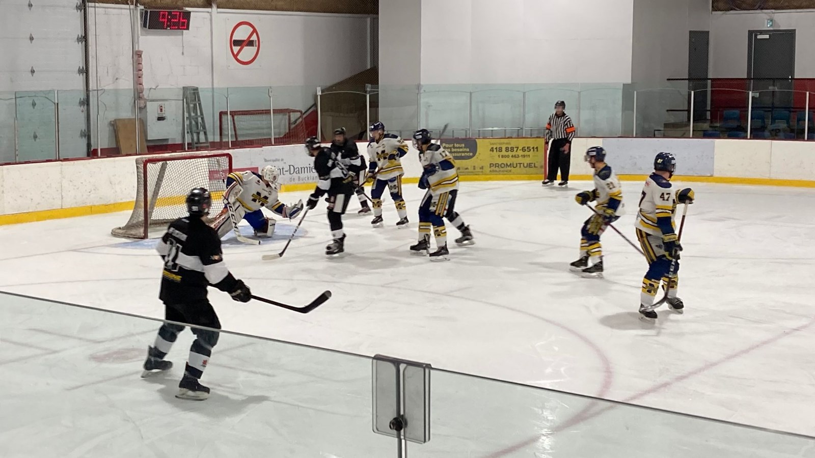 Sainte-Marie conserve son avance en tête du classement de la LHCS