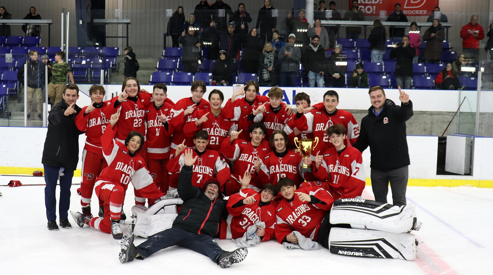 Les Dragons M15 sont champions à Roberval
