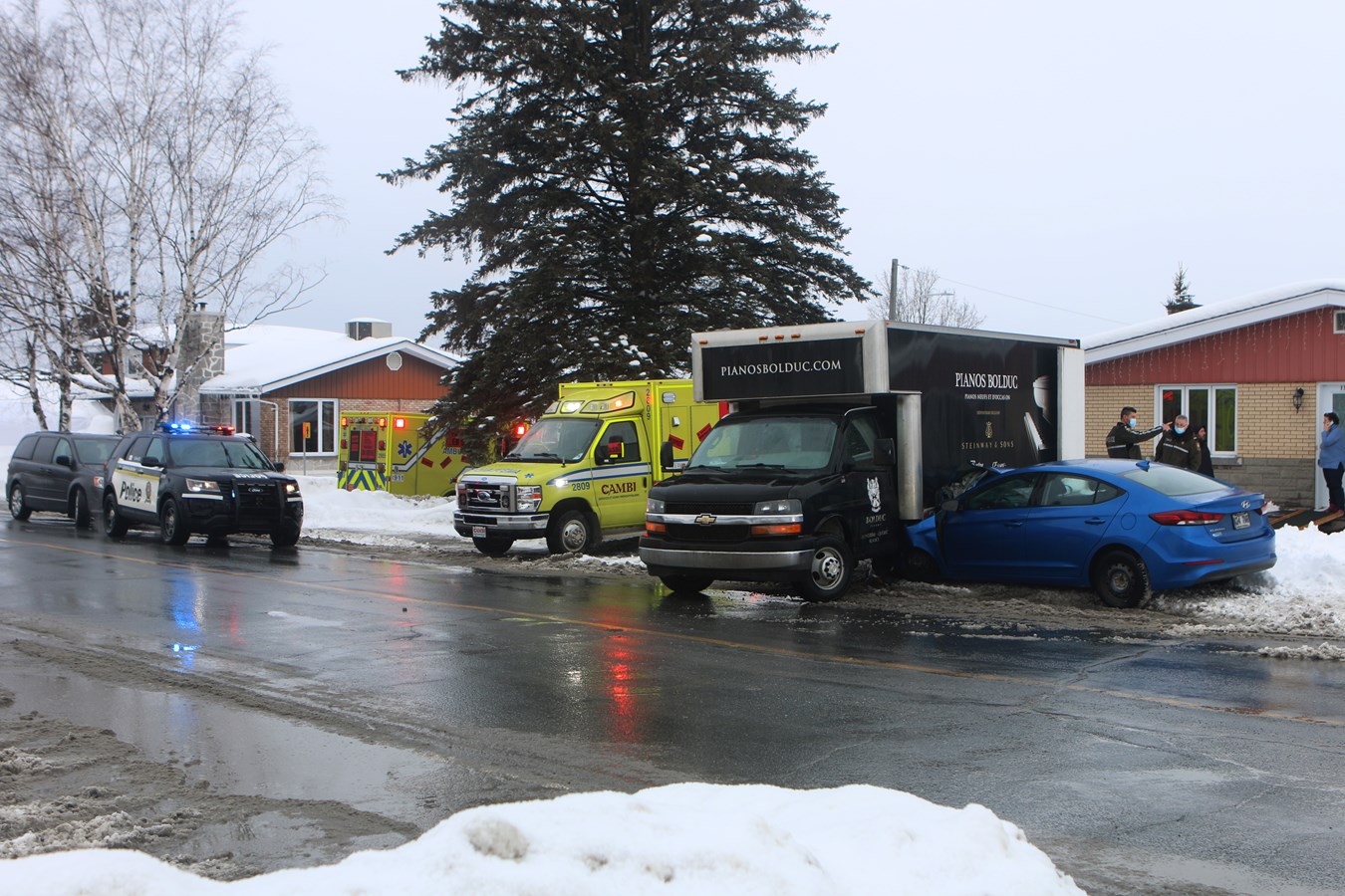 Deux déménageurs blessés sérieusement