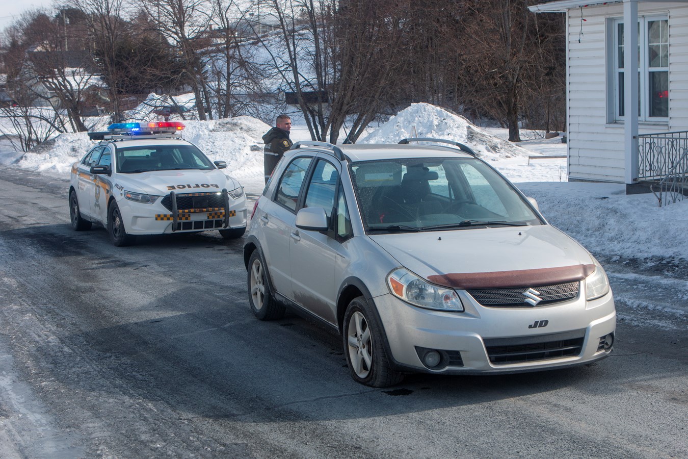 Poursuite policière: la femme pourrait faire face à trois chefs d'accusation
