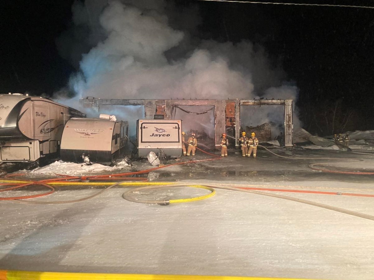 Un incendie ravage une entreprise de Saint-Bernard