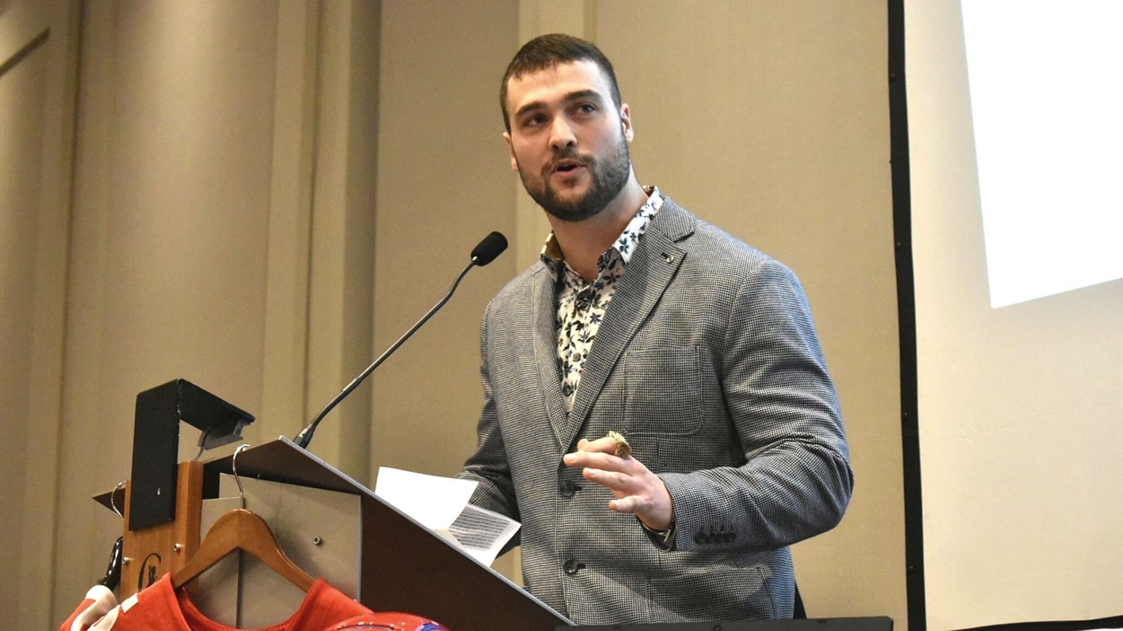 Adam Auclair au souper annuel des Dragons