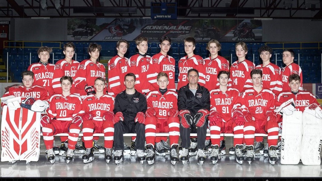 L'équipe M15 D2 des Dragons en direction des provinciaux