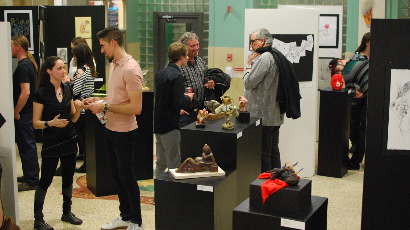 Vernissage des finissants en arts visuels le 5 mai