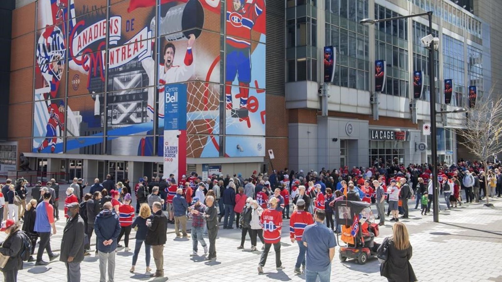 Les Québécois rendent hommage à Guy Lafleur, qui les rendait fiers