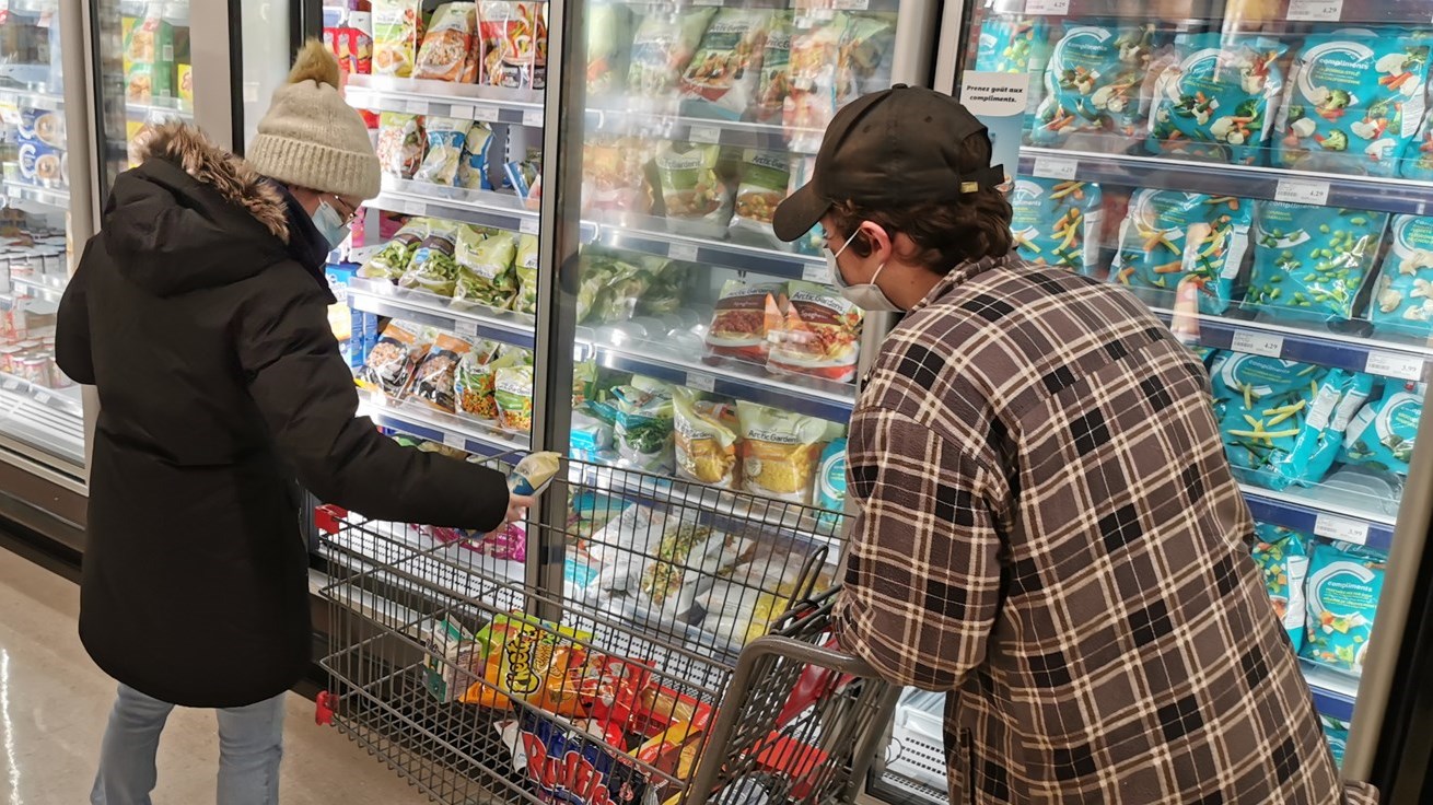 Les Québécois pourront se démasquer dans les lieux publics dès le 14 mai