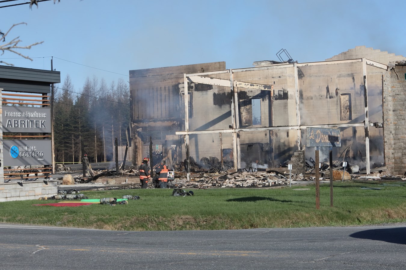 L'usine d'Abritek entièrement rasée par les flammes
