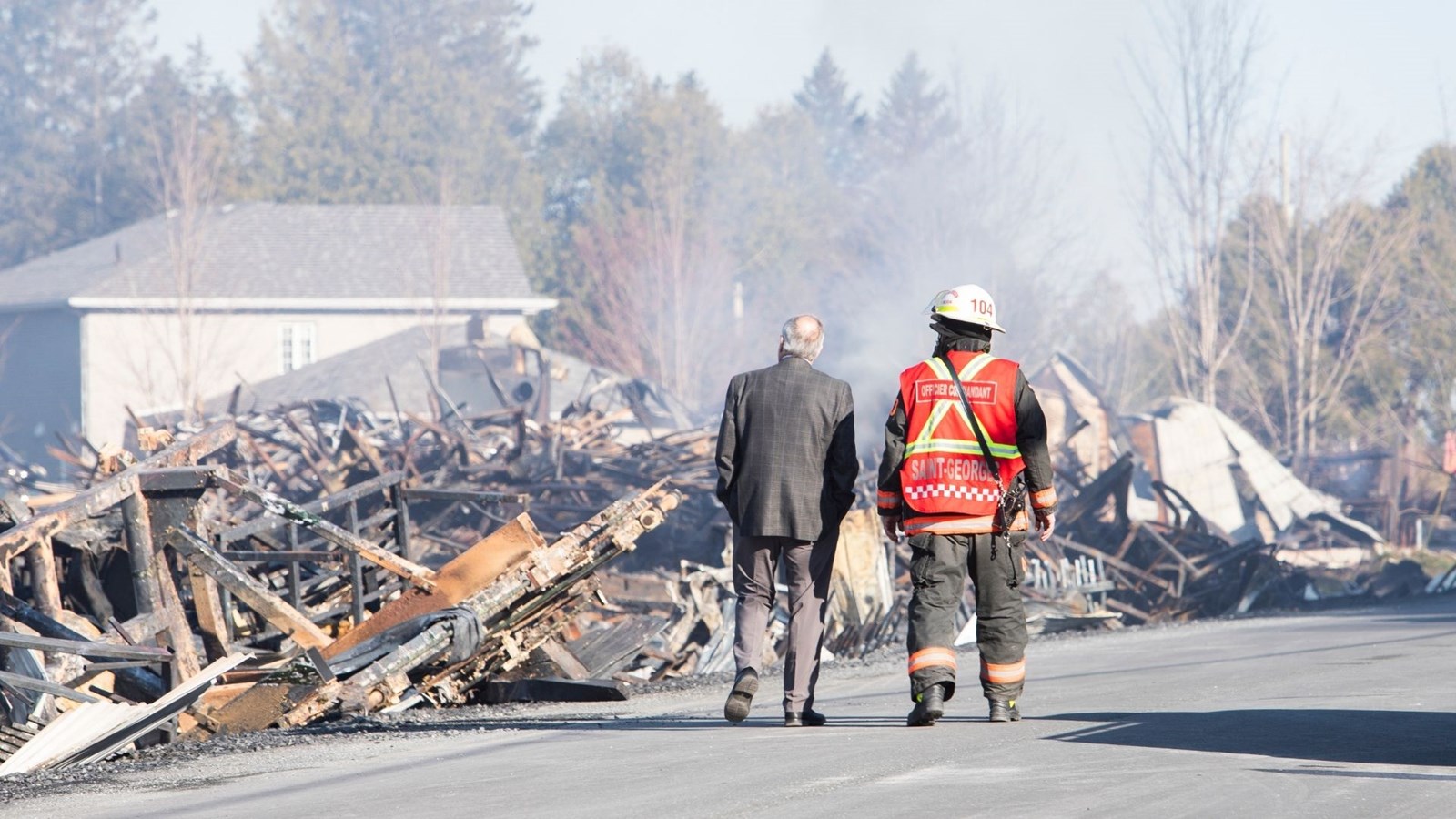 Feu chez Abritek: le maire Morin souligne «l'excellent» travail des pompiers 